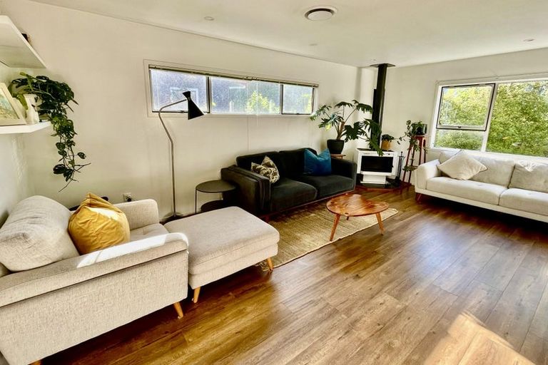 Photo of property in 2/56 Knightsbridge Drive, Forrest Hill, Auckland, 0620