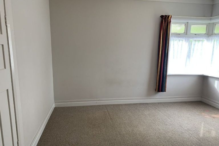 Photo of property in 35 Knowles Street, Terrace End, Palmerston North, 4410