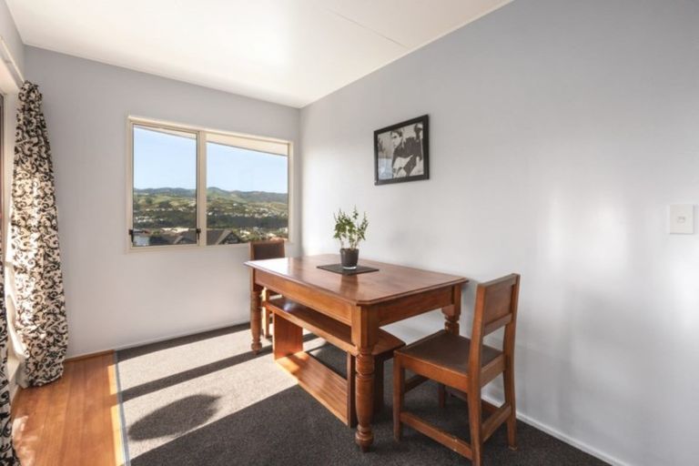 Photo of property in 8a Cullen Place, Tawa, Wellington, 5028
