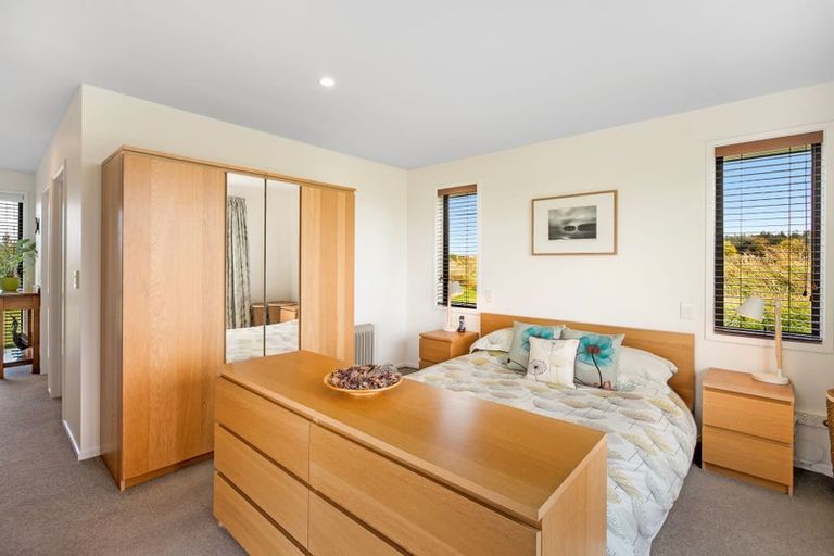 Photo of property in 24 Whitcombe Place, Darfield, 7571