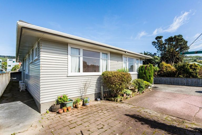 Photo of property in 45a Oxford Street, Tawa, Wellington, 5028
