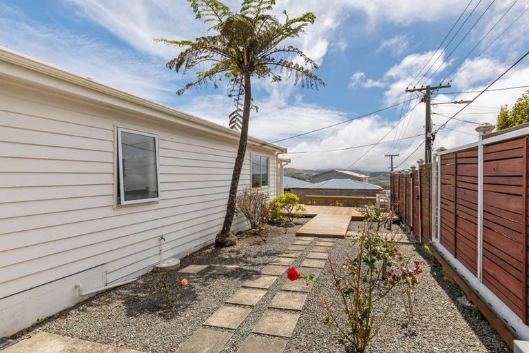 Photo of property in 14 Sheridan Terrace, Johnsonville, Wellington, 6037