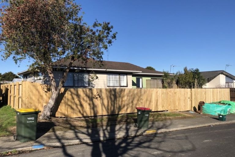 Photo of property in 6 Tilbrook Place, Papakura, 2110