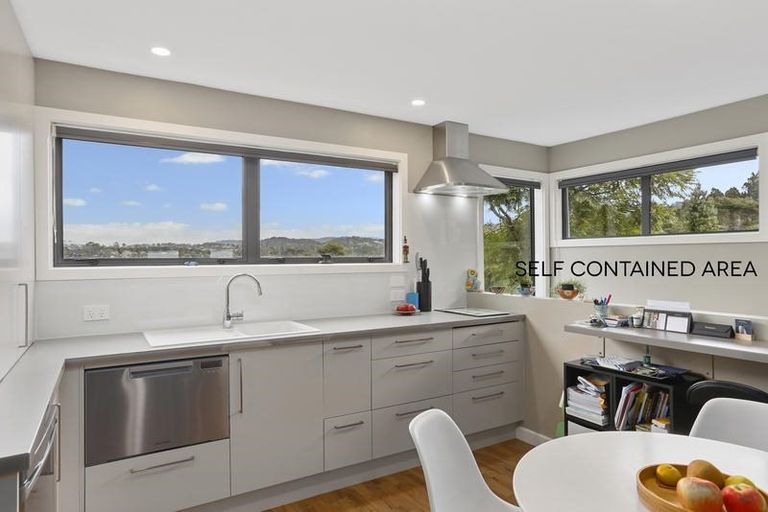 Photo of property in 51 Tainui Road, Titirangi, Auckland, 0604