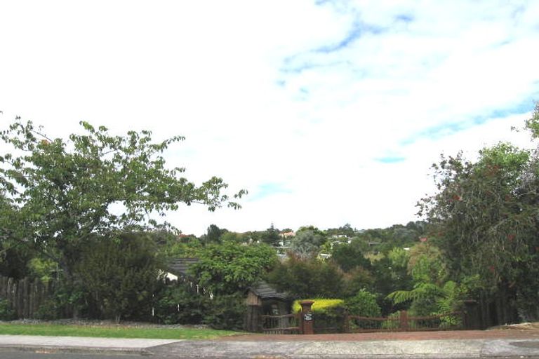 Photo of property in 22 Glamorgan Drive, Torbay, Auckland, 0630