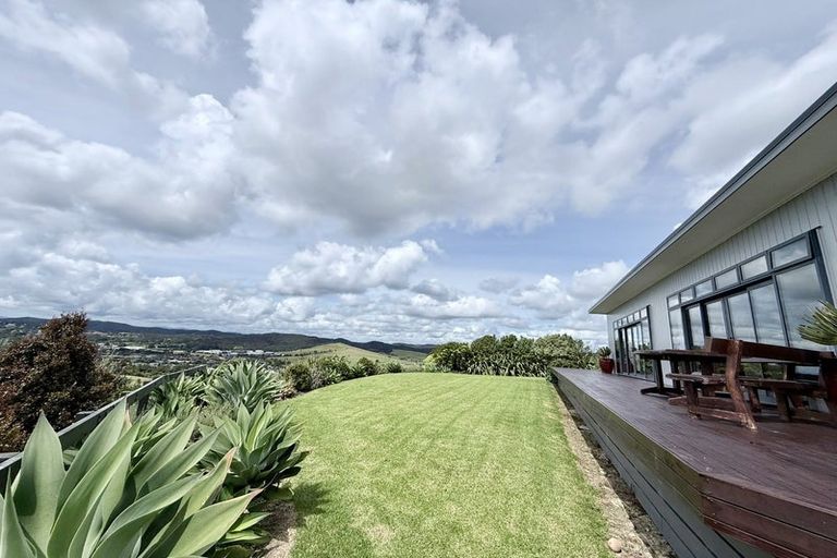 Photo of property in 157 Tui Glen Road, Haruru, 0204