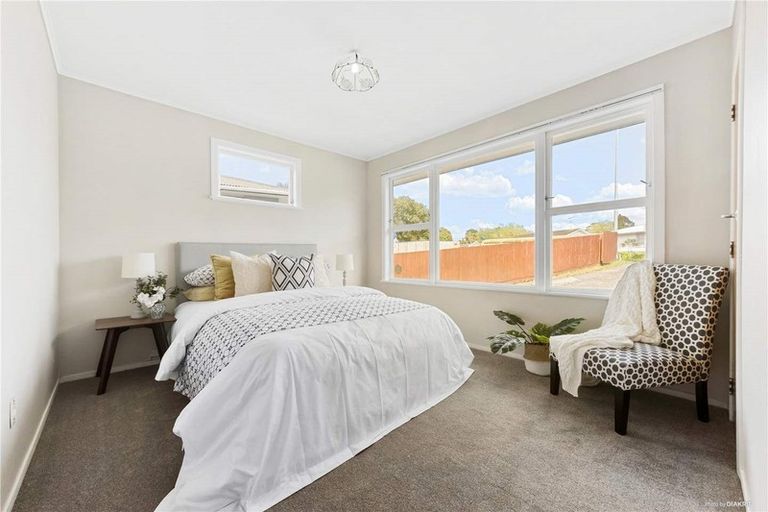 Photo of property in 49 Riverpark Crescent, Henderson, Auckland, 0610