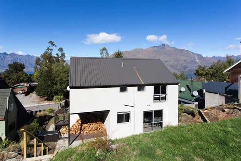 Photo of property in 27 Lochy Road, Fernhill, Queenstown, 9300