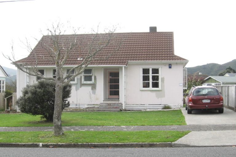 Photo of property in 11 Cleland Crescent, Naenae, Lower Hutt, 5011