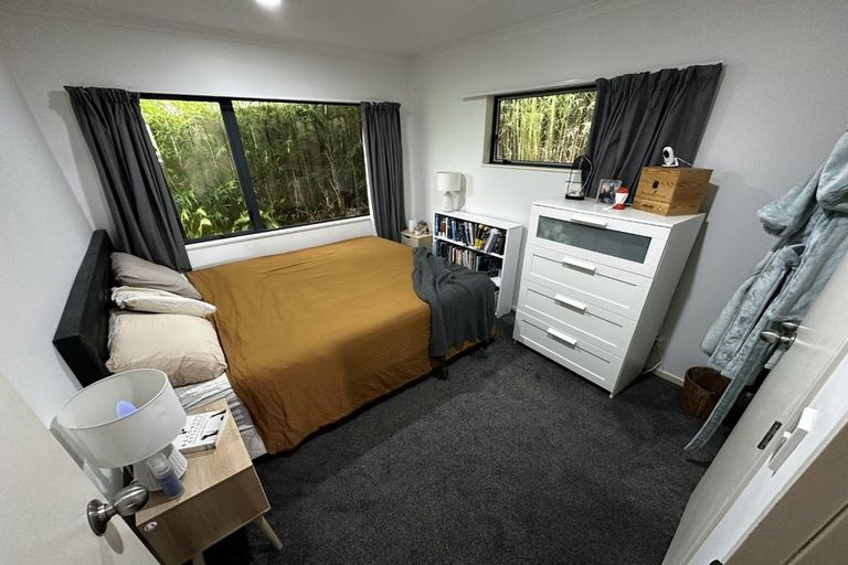 Photo of property in 9 Shale Avenue, Massey, Auckland, 0614