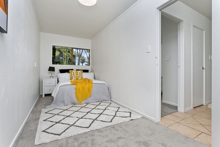 Photo of property in 29 Sandiacre Way, Browns Bay, Auckland, 0630