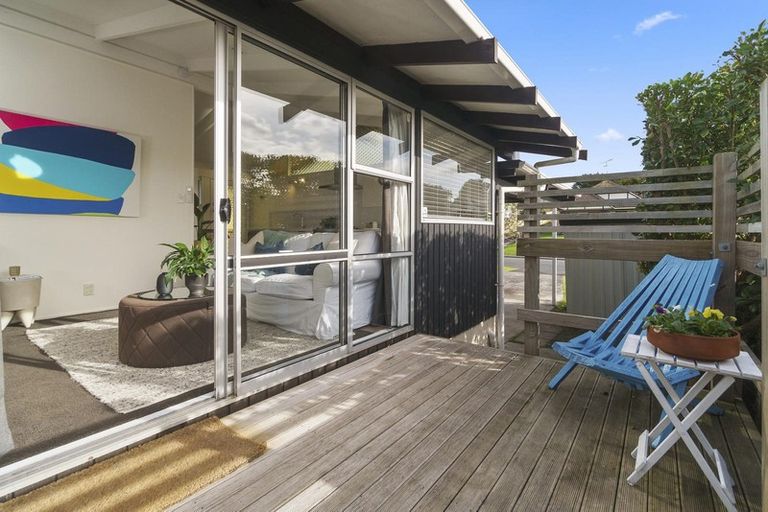 Photo of property in 1/2 Finlow Drive, Te Atatu South, Auckland, 0610