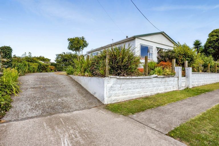 Photo of property in 18 Cameron Street, Hawera, 4610