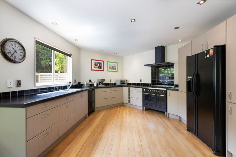 Photo of property in 51b Maungaraki Road, Korokoro, Lower Hutt, 5012