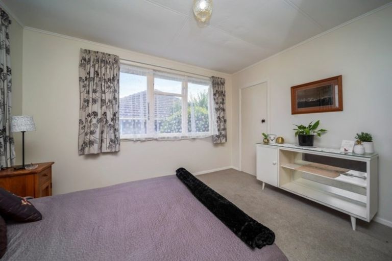 Photo of property in 84 Cook Street, Marfell, New Plymouth, 4310