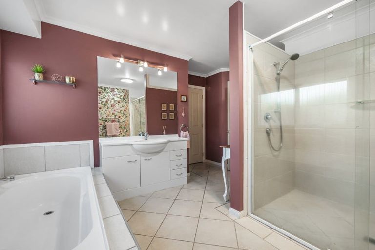 Photo of property in 7 Piha Close, Papamoa Beach, Papamoa, 3118