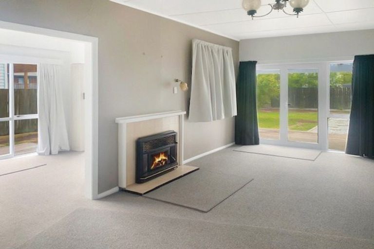 Photo of property in 27 Roore Street, Foxton Beach, Foxton, 4815