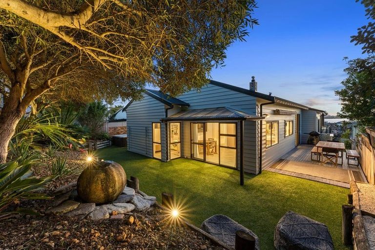 Photo of property in 22 Morrow Avenue, Bucklands Beach, Auckland, 2012