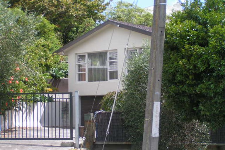 Photo of property in 2 Alfred Street, Northcote Point, Auckland, 0627