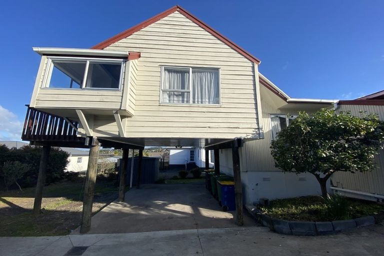 Photo of property in 2/2 Aotea Road, Glen Eden, Auckland, 0602