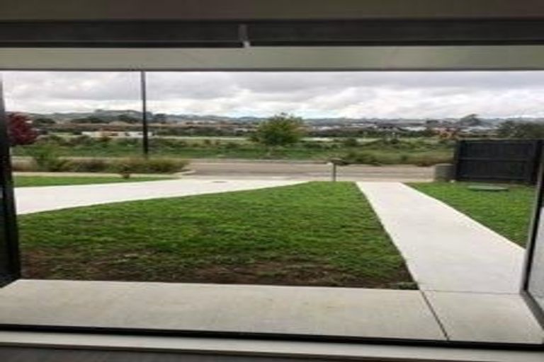 Photo of property in 12 Waikaha Street, Pokeno, 2472