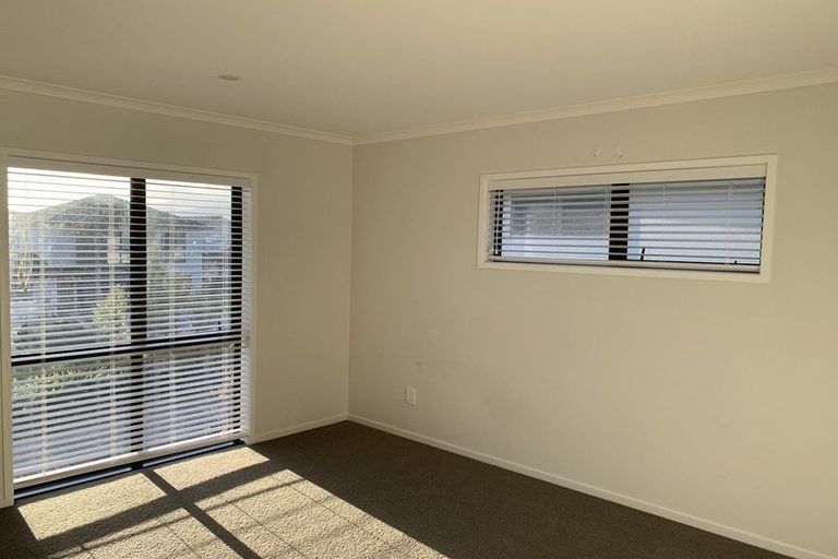 Photo of property in 17 Somerby Mews, Silverstream, Upper Hutt, 5019