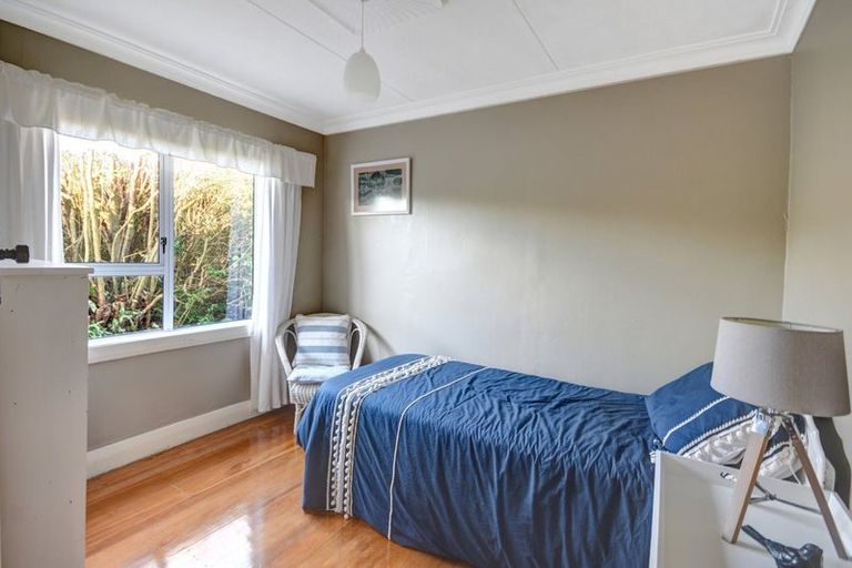 Photo of property in 35 Oxley Crescent, Broad Bay, Dunedin, 9014
