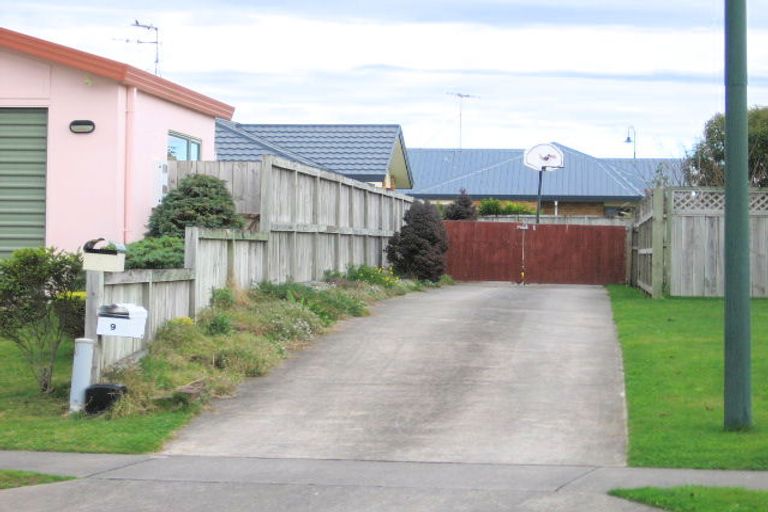 Photo of property in 9 Waiwherowhero Drive, St Andrews, Hamilton, 3200