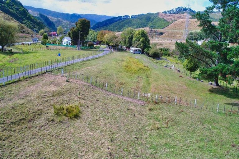 Photo of property in 347 Waitohu Valley Road, Otaki, 5583