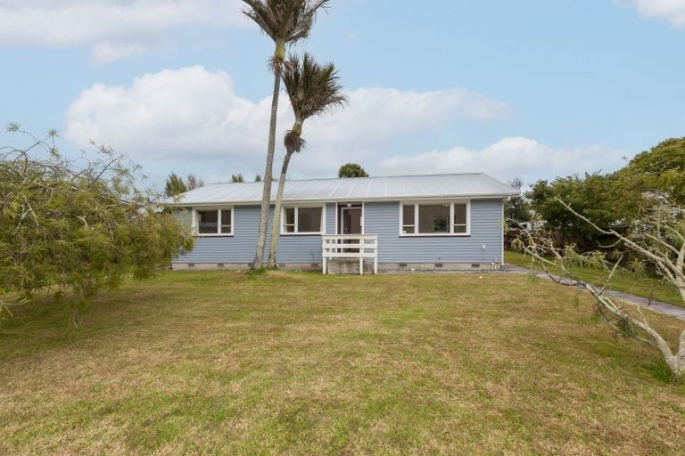 Photo of property in 17 Buckley Grove, Paraparaumu, 5032