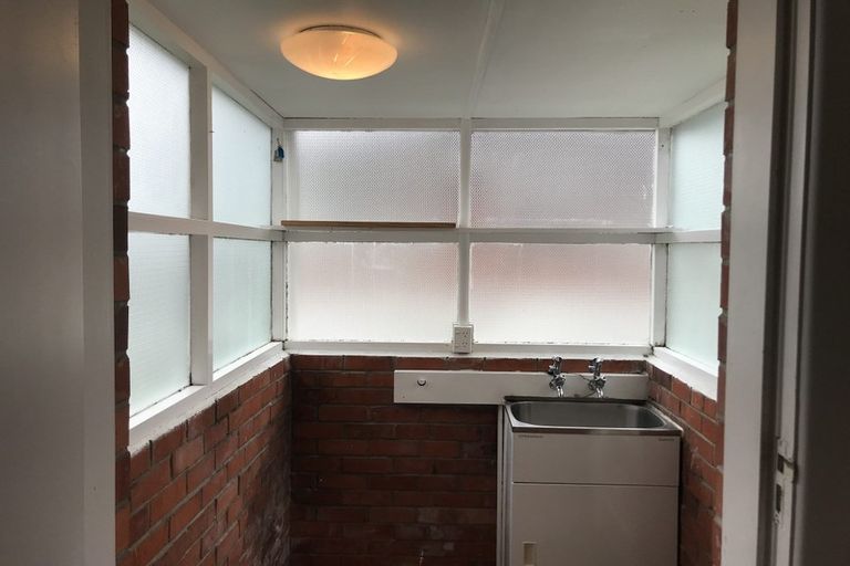 Photo of property in 1/23 Dallinghoe Crescent, Milford, Auckland, 0620