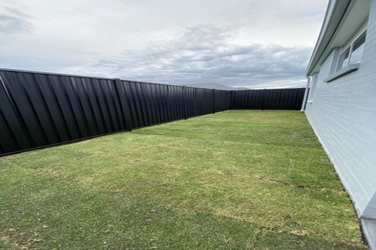 Photo of property in 8 Manhattan Crescent, Papamoa, 3118