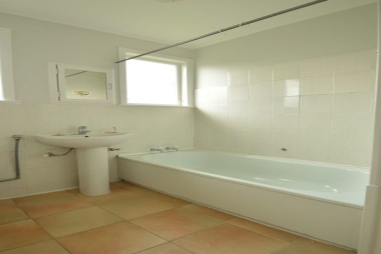 Photo of property in 19 Mcquarrie Avenue, Wattle Downs, Auckland, 2103