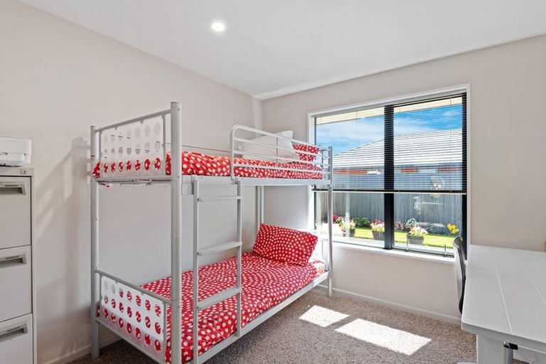 Photo of property in 7 Glen Kerran Close, Broomfield, Christchurch, 8042