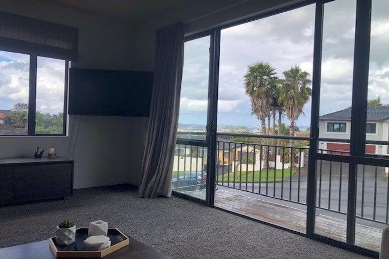 Photo of property in 3 Francesca Place, West Harbour, Auckland, 0618