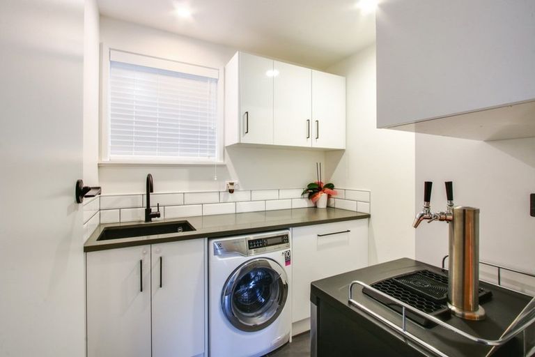 Photo of property in 33 Avenue Road, Greenmeadows, Napier, 4112