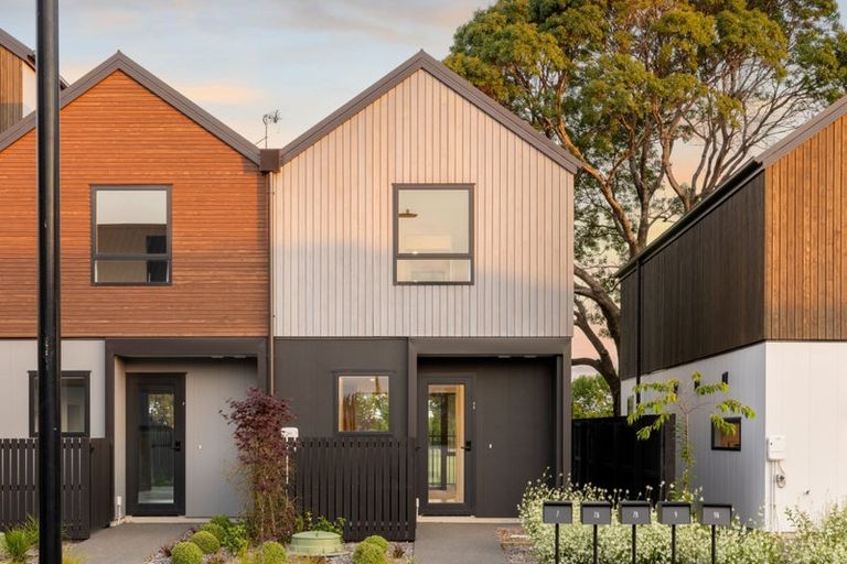 Photo of property in 17 Malaga Crescent, Harewood, Christchurch, 8051