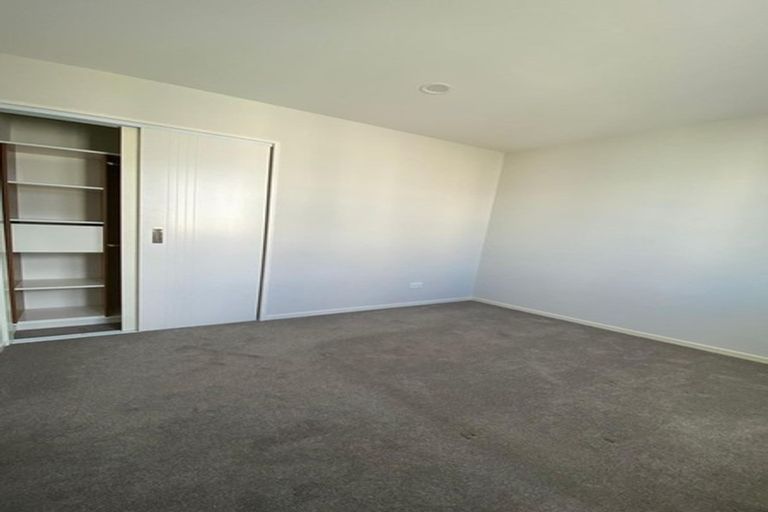 Photo of property in 26 Warbler Crescent, Papakura, 2110