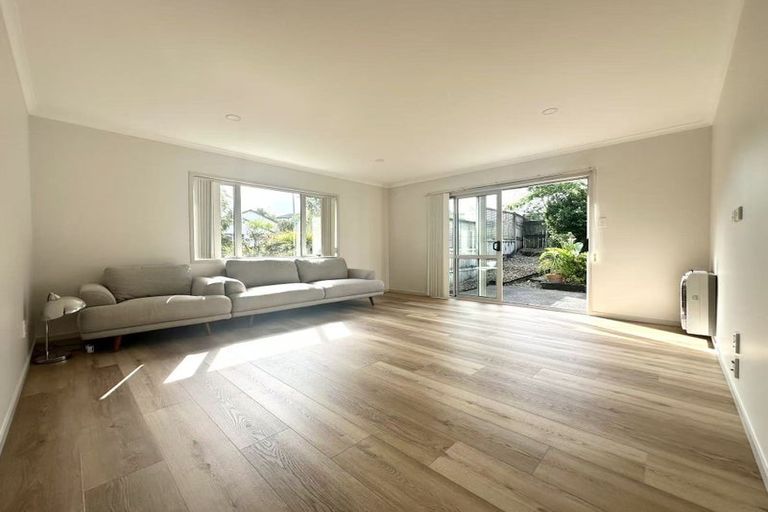 Photo of property in 66 Fairview Avenue, Fairview Heights, Auckland, 0632