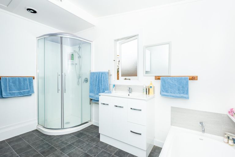 Photo of property in 33 Cobden Street, Gisborne, 4010