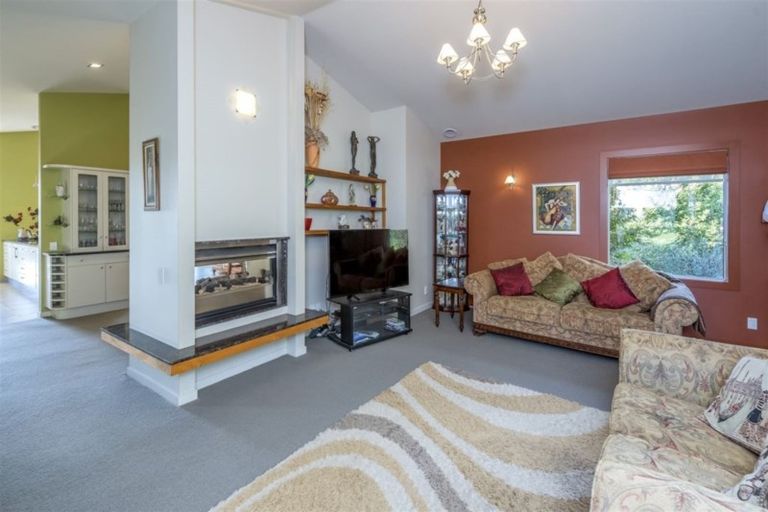 Photo of property in 52 Manakau Heights Drive, Manakau, Otaki, 5583