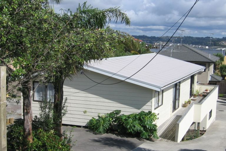 Photo of property in 774 East Coast Road, Oteha, Auckland, 0630