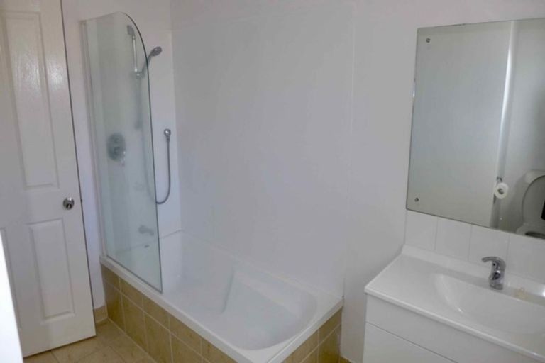 Photo of property in 17 Margarita Rise, Pukekohe, 2120