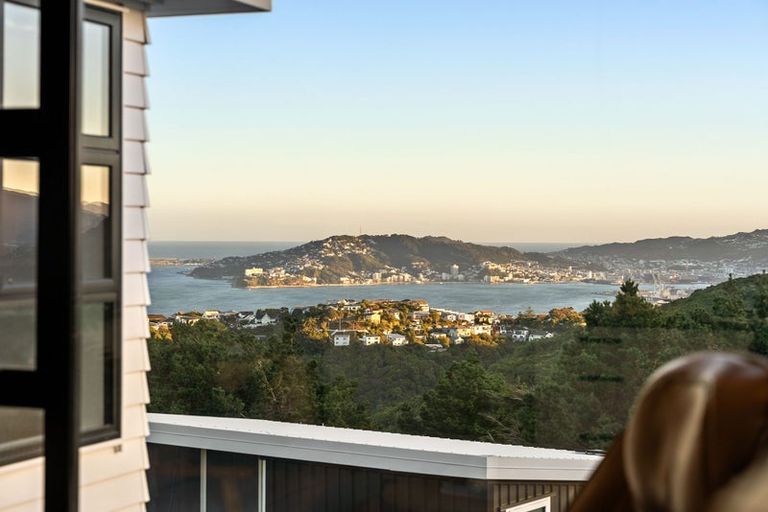 Photo of property in 2 Cessna Way, Newlands, Wellington, 6037