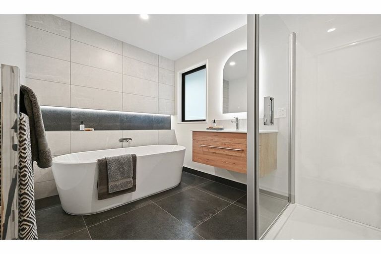 Photo of property in 2 Mccahon Drive, Rangiora, 7400