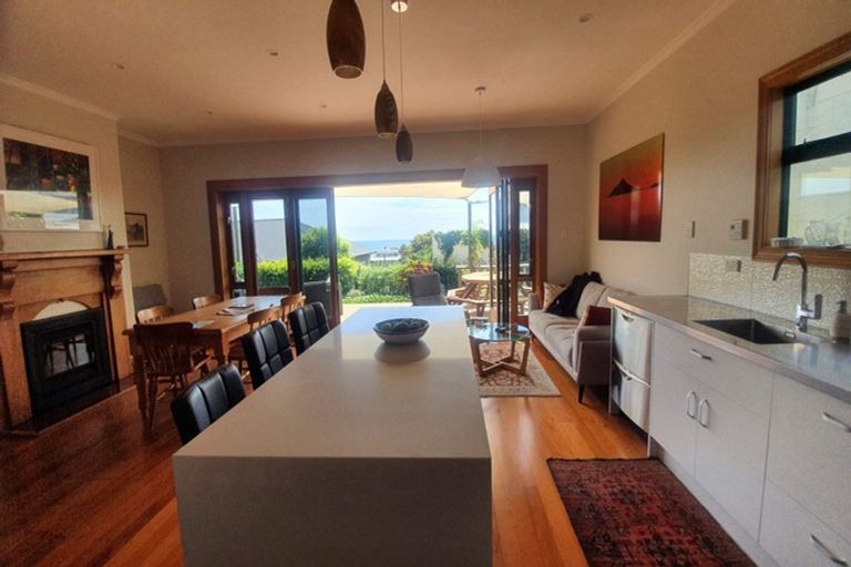 Photo of property in 11 Ronald Street, Strandon, New Plymouth, 4312