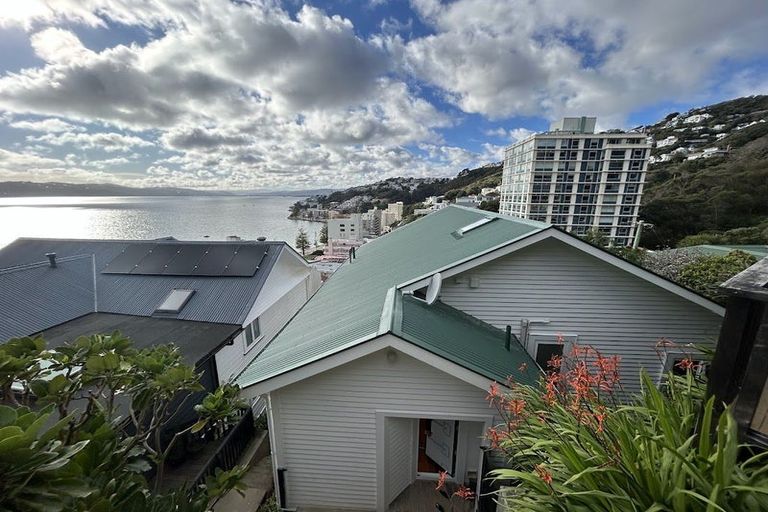Photo of property in 10a Oriental Terrace, Mount Victoria, Wellington, 6011