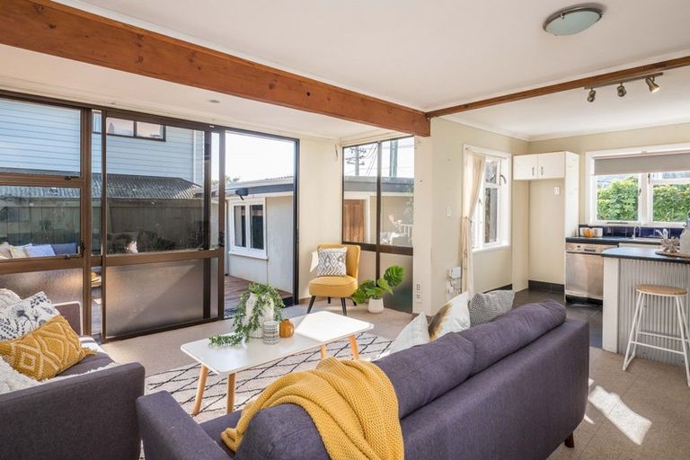 Photo of property in 48 Dale Road, Raumati South, Paraparaumu, 5032