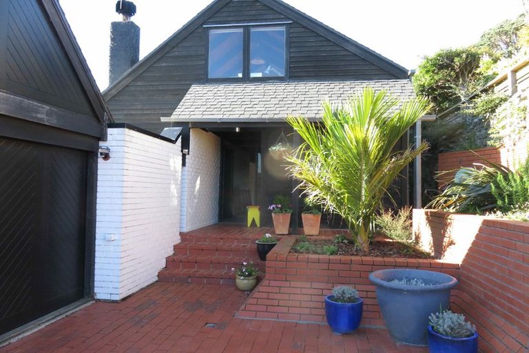 Photo of property in 1 Indira Place, Khandallah, Wellington, 6035