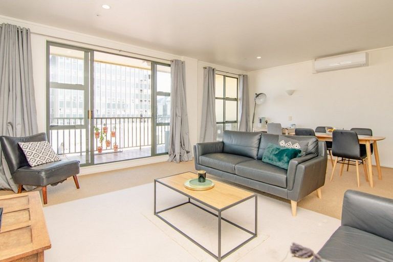 Photo of property in Maddison Apartments, 3/6e Queen Street, Palmerston North, 4410
